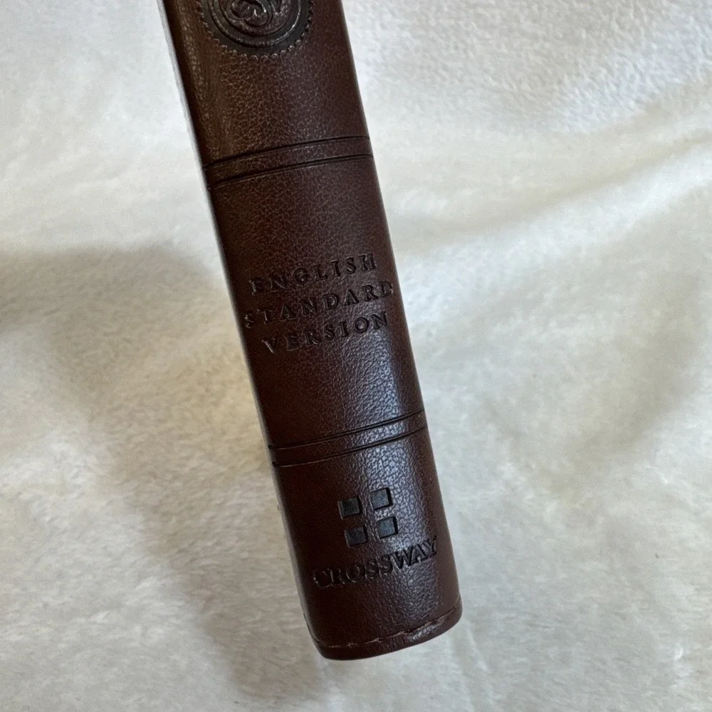 The Holy Bible ESV English Compact Crossway Old &‎ New Testaments Trutone 2016